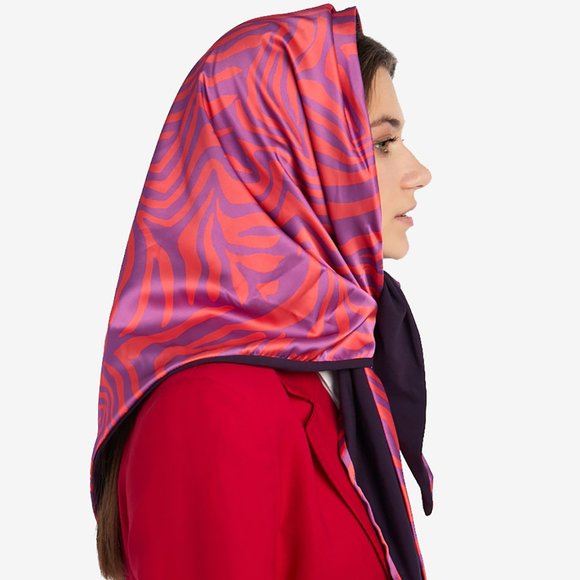 UNU Silk like Triangle Scarf Pink Shawl NWT - Picture 1 of 6
